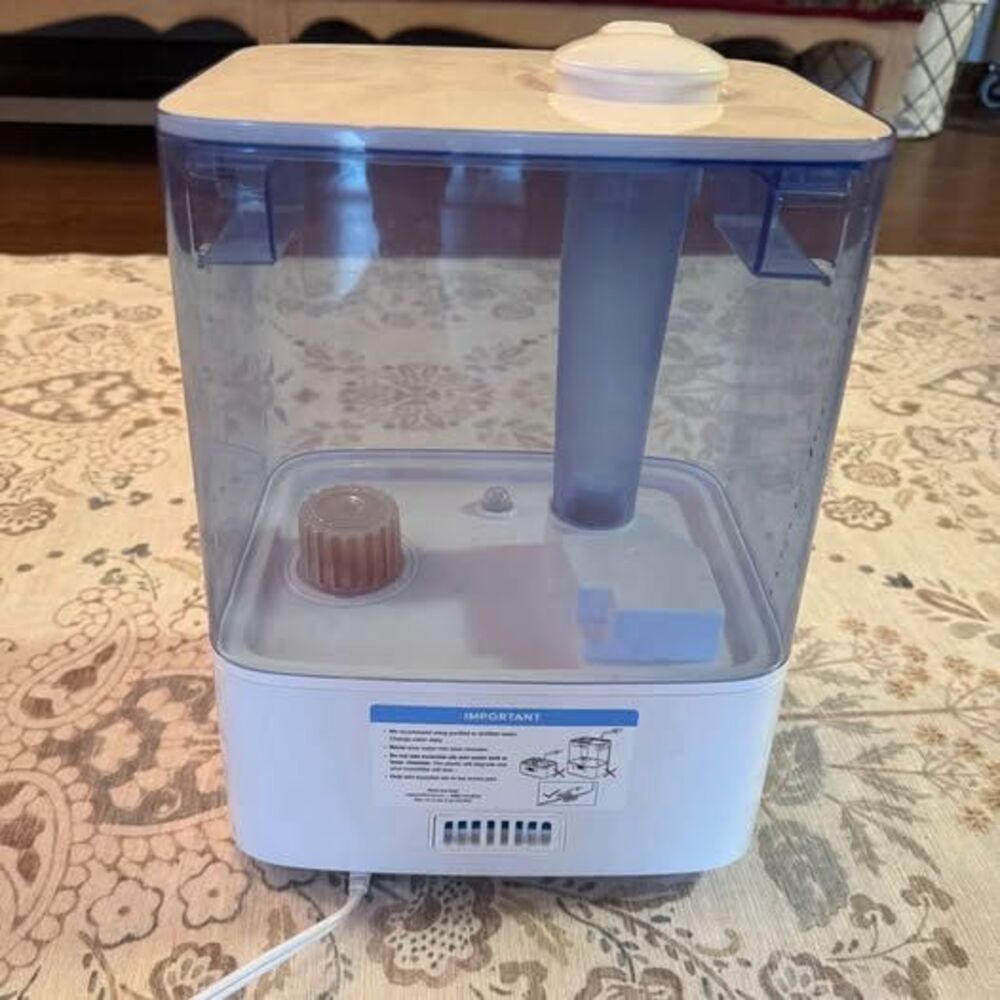 Levoit Humidifier - Picture 2 of 5